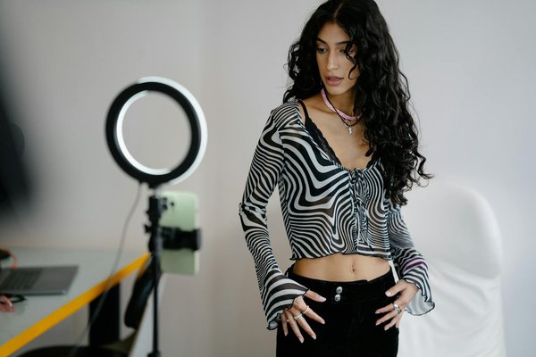 Aménagez un espace de travail ergonomique et apaisant : Solutions innovantes pour les femmes souffrant de douleurs lombaires